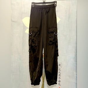 NWOT Forever 21 Cargo Pants 🖤
